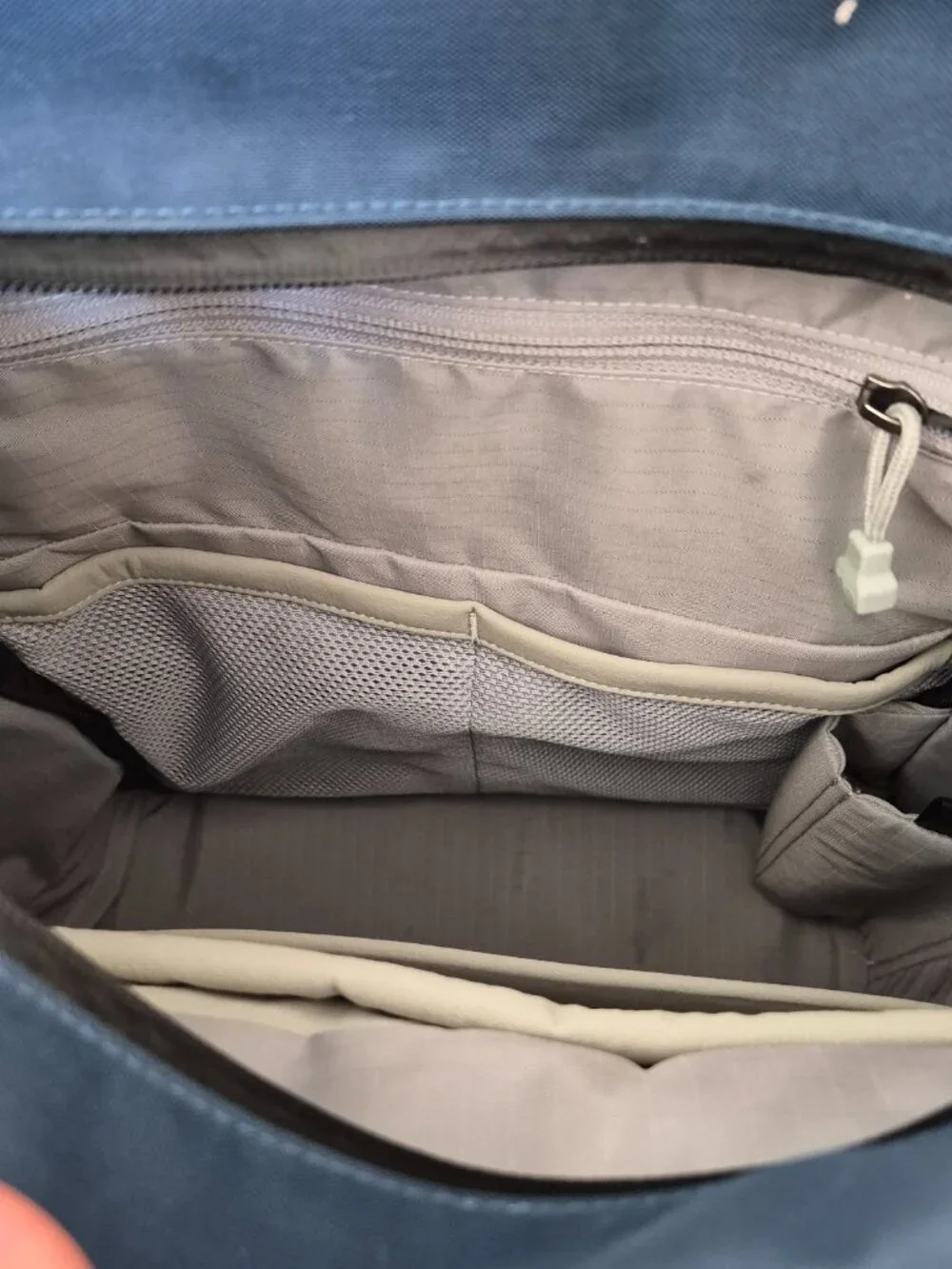 YETI Navy Blue Laptop Work Tote Bag Padded Organizer Shoulder Travel Bag
